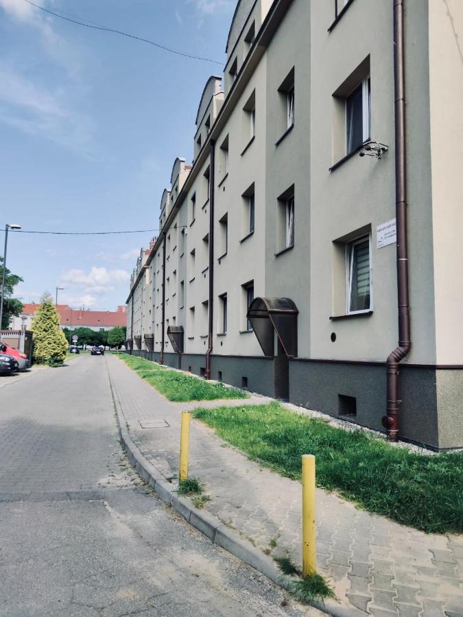 Apartament Z Parkingiem Pyskowice Esterno foto